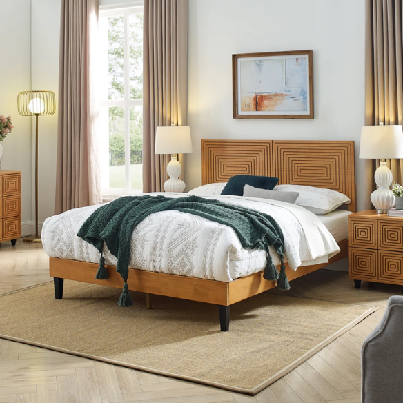 Mid-Century Modern King Size Solid Wood Platform Bed with Adjustable Height Headboard – Stylish Streamlined Design for a Contemporary Bedroom Look