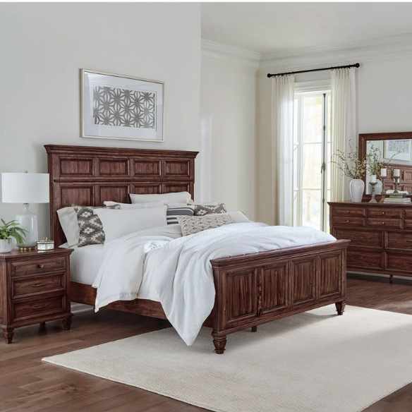 Old-World Charm Meets Glamour in 5-Piece Queen Bedroom Set – Rich Brown Finish with Crown Molding, Felt-Lined Drawers, and Built-In Outlets