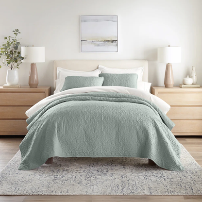 Elegant Floral Stitching Quilt Set – Ultra-Soft, Hypoallergenic, and Machine Washable Bedding for All Seasons