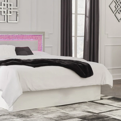 Opulent Silver Upholstered Panel King Bed Set with Metallic Gator Finish and Faceted Chrome-Tone Nightstands