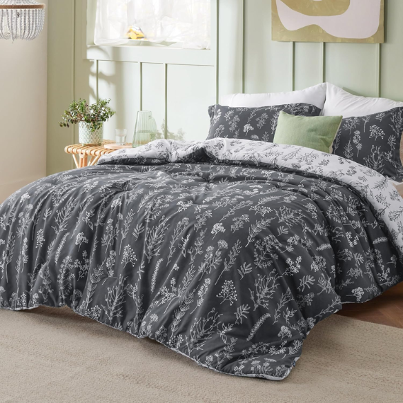 Floral Comforter Set – Stylish and Cozy Bedding with Cute Floral Pattern for a Beautiful Bedroom Makeover