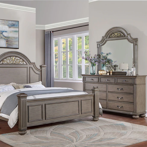 Traditional Wood 3-Piece Poster Bedroom Set with USB Chargers – Elegant Beaded Trim, Reeded Posts, and Felt-Lined Drawers