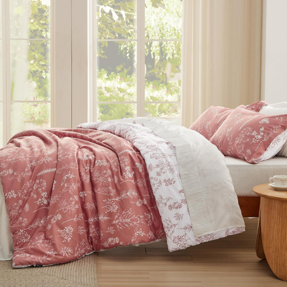 Floral Comforter Set – Stylish and Cozy Bedding with Cute Floral Pattern for a Beautiful Bedroom Makeover