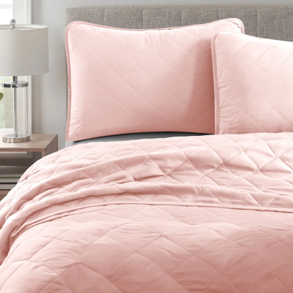 Microfiber Reversible Diamond Quilt Set – Soft, Stylish, and Hypoallergenic Bedding for Ultimate Comfort