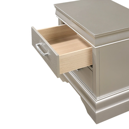 Panel Bedroom Set Special Queen 6-Piece: Timeless Elegance with Bed, Dresser, Mirror, 2 Nightstands, and Chest