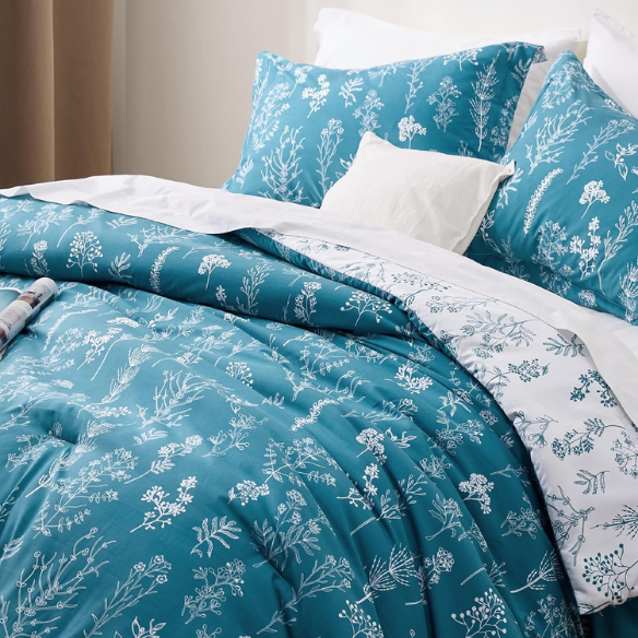 Floral Comforter Set – Stylish and Cozy Bedding with Cute Floral Pattern for a Beautiful Bedroom Makeover