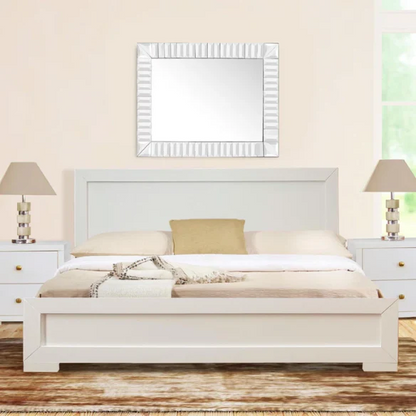 Modern Sophistication 2-Piece Queen Platform Bedroom Set with Sleek Headboard and Footboard in Solid Wood