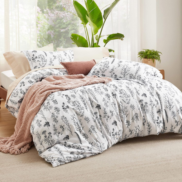 Floral Comforter Set – Stylish and Cozy Bedding with Cute Floral Pattern for a Beautiful Bedroom Makeover