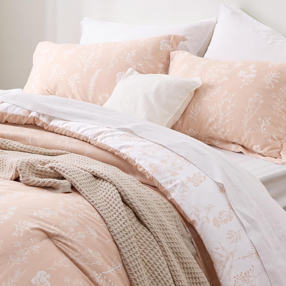 Floral Comforter Set – Stylish and Cozy Bedding with Cute Floral Pattern for a Beautiful Bedroom Makeover