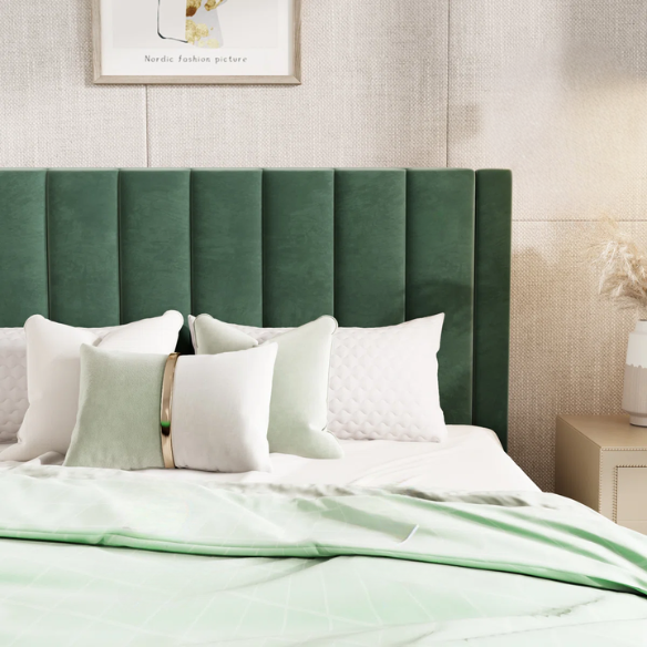 Luxurious Upholstered Platform Bed – Full/Double Size with Velvet Upholstery and Striped Headboard for Elegant Comfort