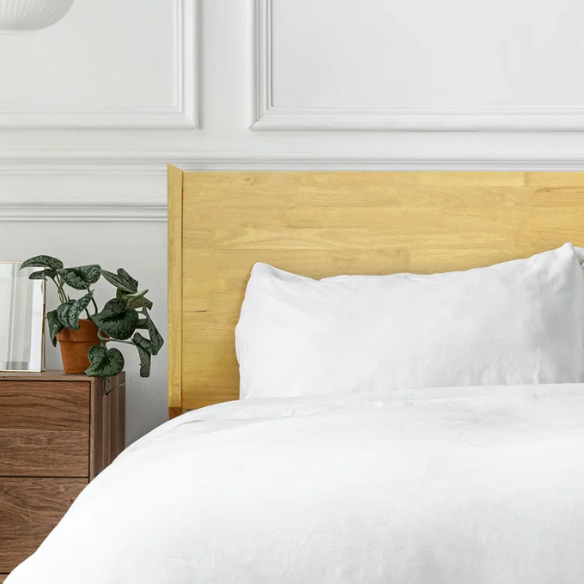 Timeless Solid Wood King Size Bed Frame with Headboard – Scandinavian Platform Design for Effortless Elegance and Comfort