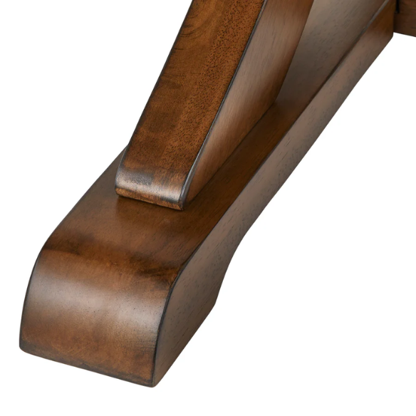 Charming Round Country-Style Dining Table – Cozy and Inviting with Beadboard Detailing