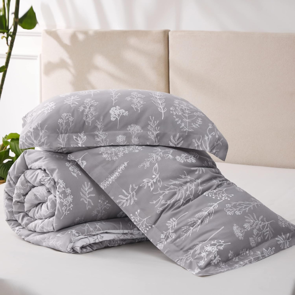 Floral Comforter Set – Stylish and Cozy Bedding with Cute Floral Pattern for a Beautiful Bedroom Makeover