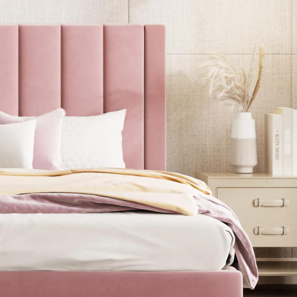 Luxurious Upholstered Platform Bed – Full/Double Size with Velvet Upholstery and Striped Headboard for Elegant Comfort