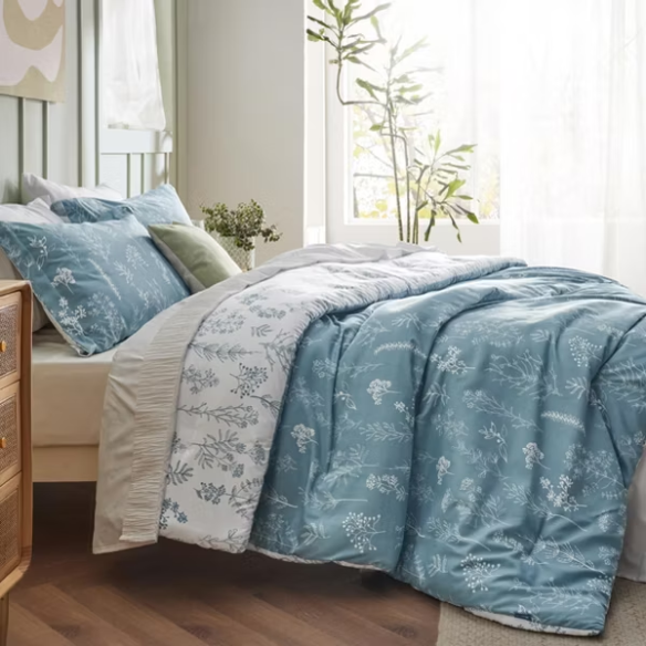 Floral Comforter Set – Stylish and Cozy Bedding with Cute Floral Pattern for a Beautiful Bedroom Makeover