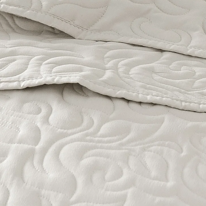 Elegant Floral Stitching Quilt Set – Ultra-Soft, Hypoallergenic, and Machine Washable Bedding for All Seasons