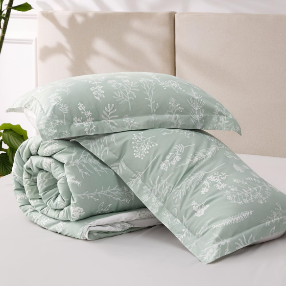 Floral Comforter Set – Stylish and Cozy Bedding with Cute Floral Pattern for a Beautiful Bedroom Makeover