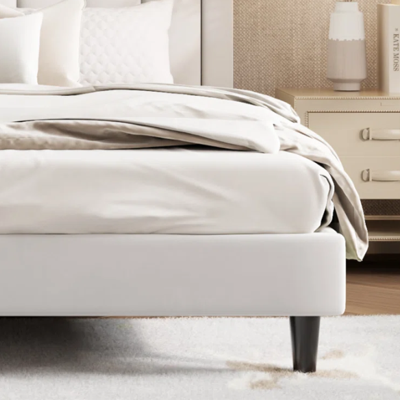 Luxurious Upholstered Platform Bed – Full/Double Size with Velvet Upholstery and Striped Headboard for Elegant Comfort